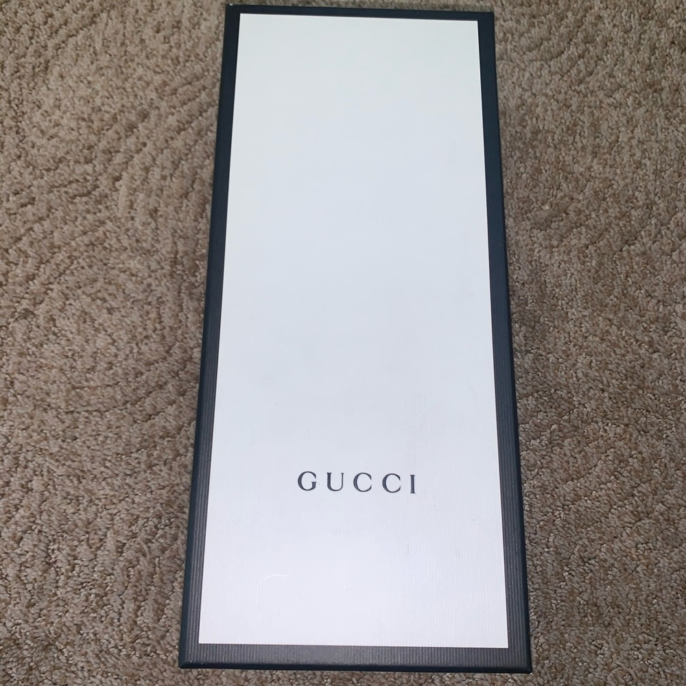 4οΈβ£1οΈβ£ Gucci box